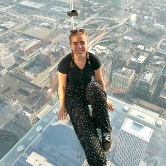 Meet your Posher, Sarah - Picture 2 of 4